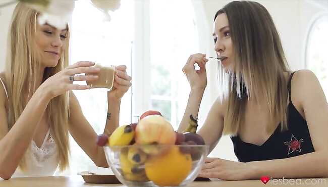 Порно новинки 18-летние + Украинцы Порно новинки 18-летние + Украинцы